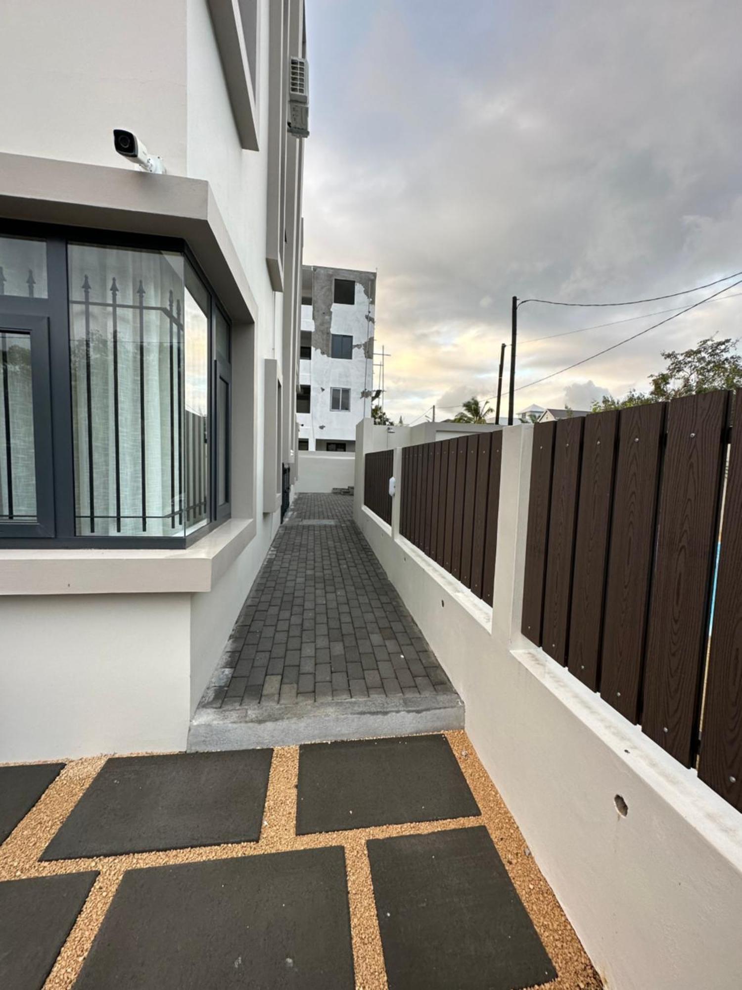 Seasand-Entire Luxury 3 Bd Condo - Close To Beach Flic en Flac Ngoại thất bức ảnh
